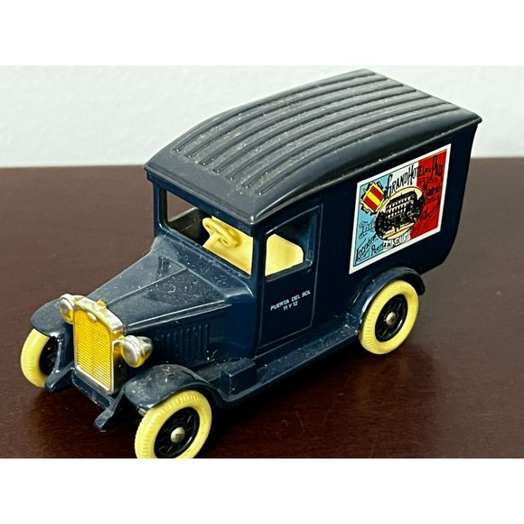 Vintage LLEDO - DAYS GONE - 1934 CHEVROLET Grand Hotel Paix Madrid Van - Picture 8 of 9